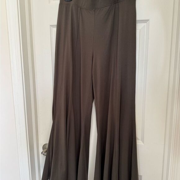 GILI pants lounge pants (small) - Picture 1 of 3